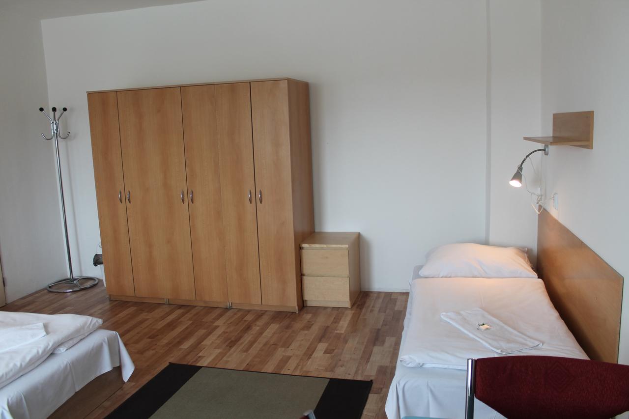 Hostel Turist Zvolen Bagian luar foto
