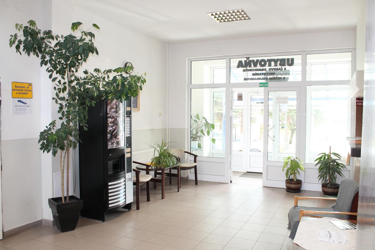 Hostel Turist Zvolen Bagian luar foto