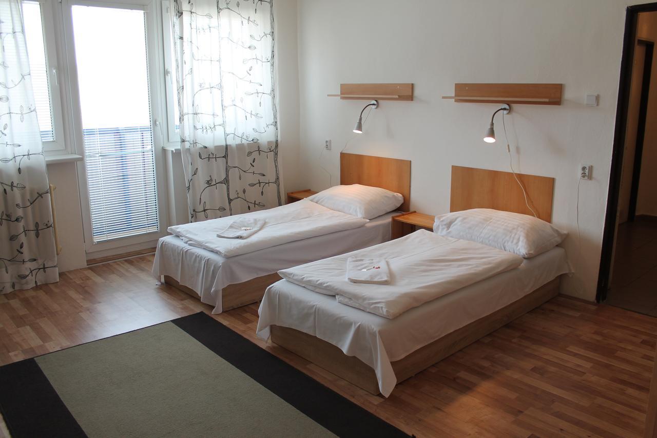 Hostel Turist Zvolen Bagian luar foto