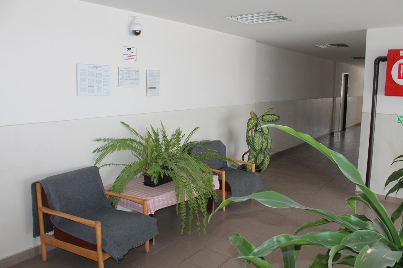Hostel Turist Zvolen Bagian luar foto