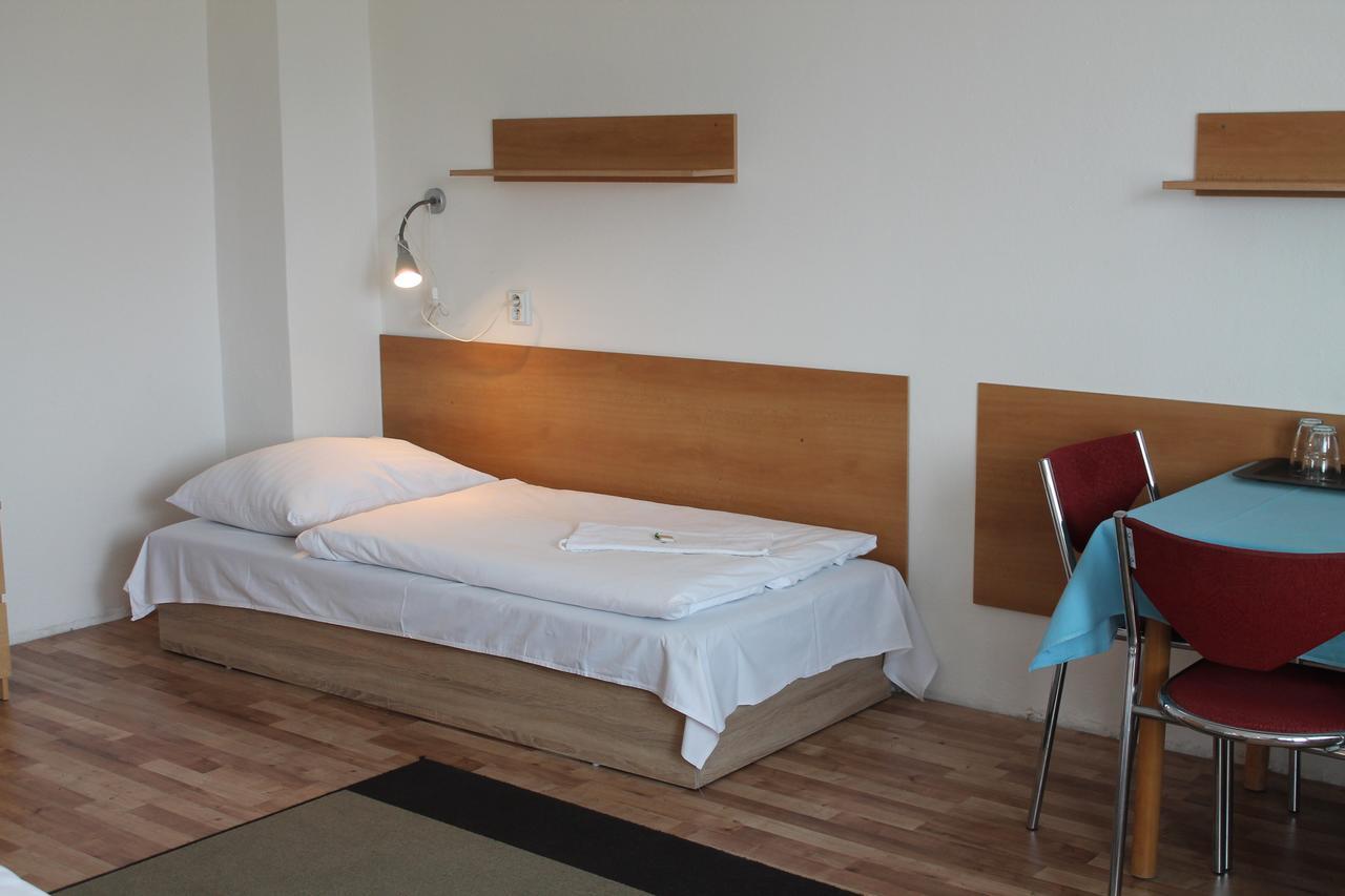 Hostel Turist Zvolen Bagian luar foto